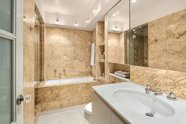 Sold by Compass | media 21