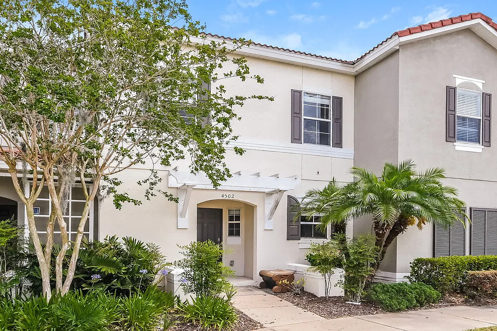 3 bed, 2.5 bath, 1295 sqft, $2,025 — Photo 4