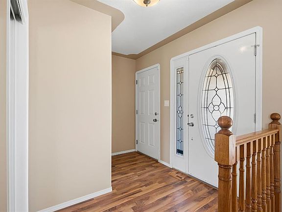 3rd image of 64 SW Isbister Close