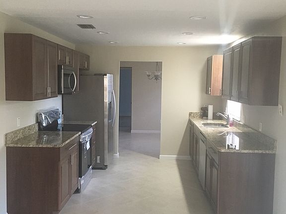 4th image of 940 Penny Dr