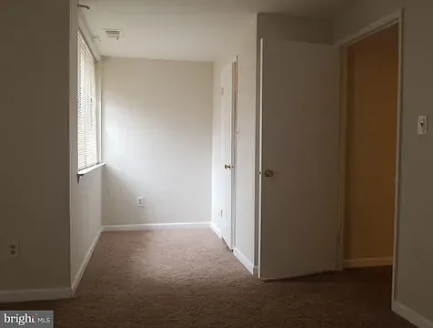 3325 Huntley Square Dr — Photo 4