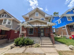302 Kensington Ave, Kansas City, MO 64124