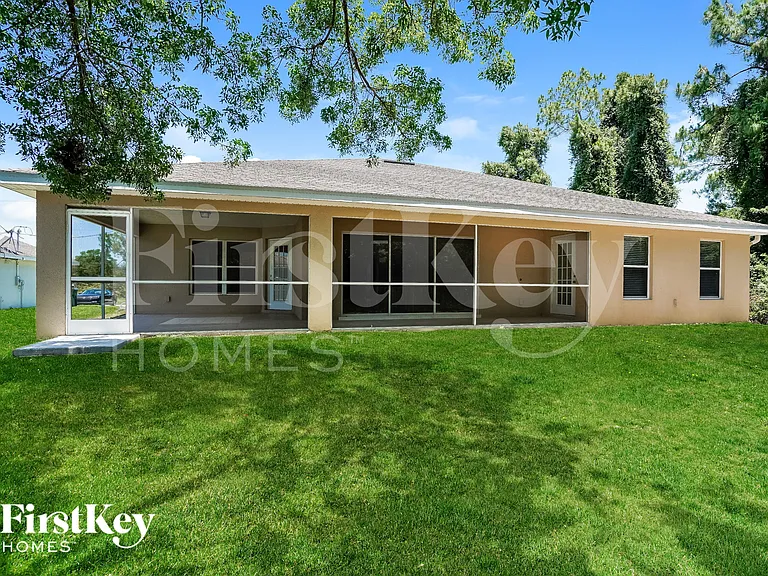 1002 NE 33rd Ln — Photo 14
