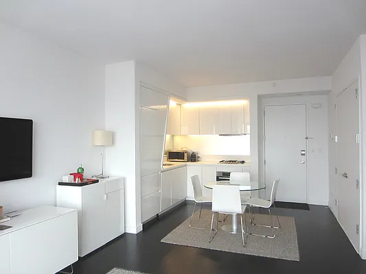 Rented by Rossi Living | media 84