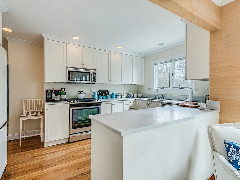 28 Gould St — Photo 11