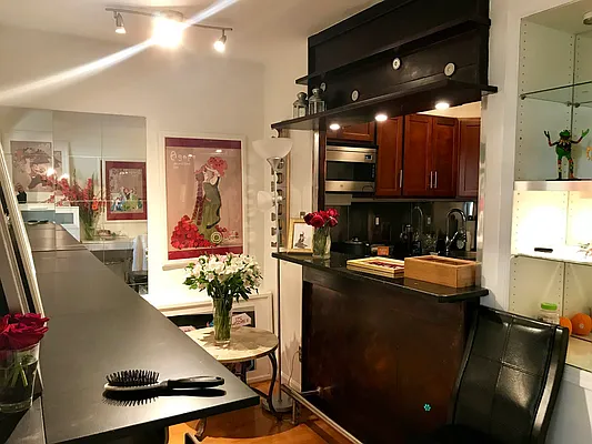 Rented by R New York | media 12