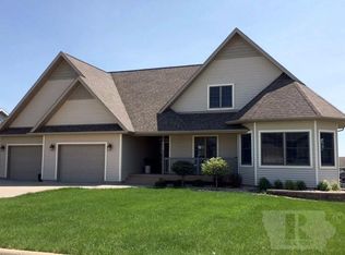 720 11th St SE, Orange City, IA 51041