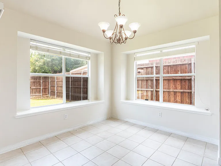 11990 Cobblestone Dr — Photo 17