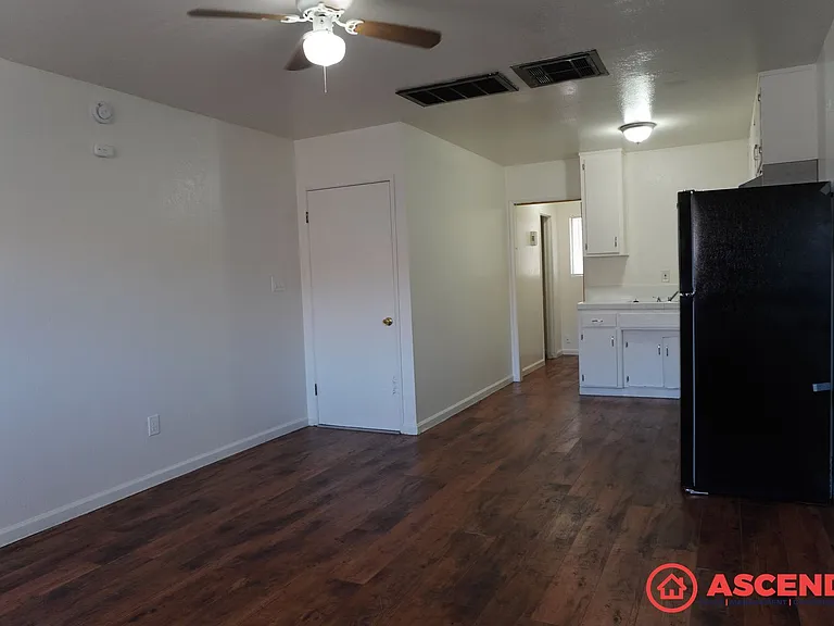 1020 Valhalla Dr — Photo 4