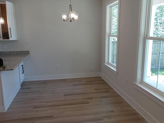 4th image of 416 N B St