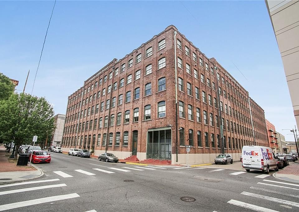 1st image of 1107 S Peters St APT 320
