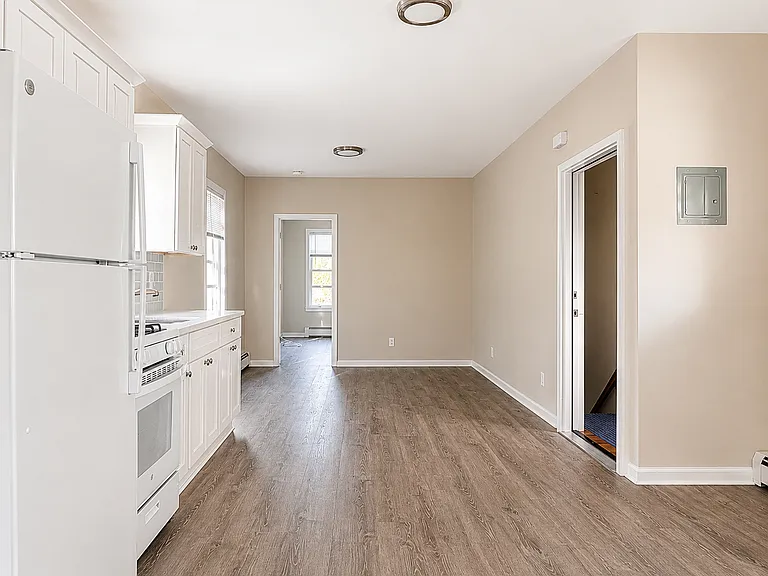2222 W 6th St #2 — Photo 3