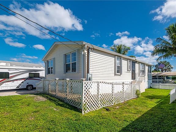 5th image of 3108 Bayberry Ave