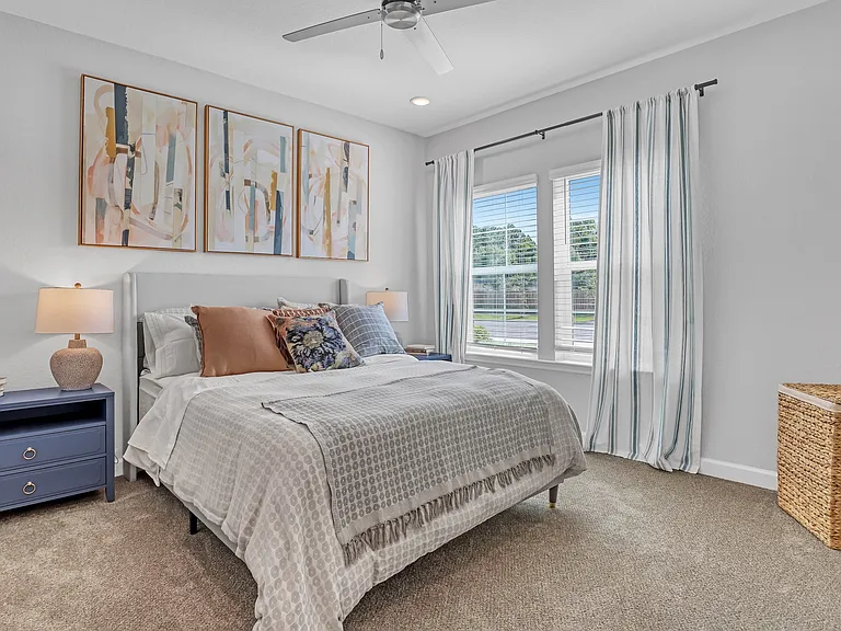 Palm Breeze Apartments — Photo 3