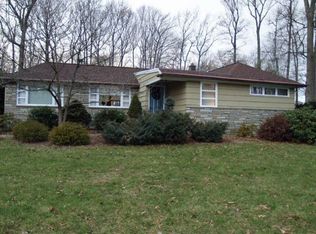 140 Sherwood Rd, Colonia, NJ 07067