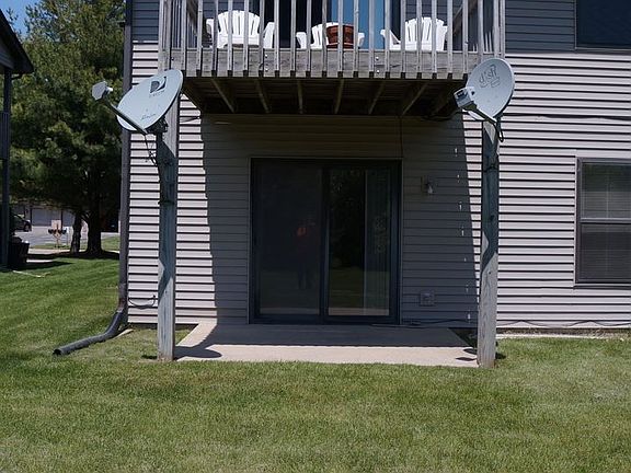 4th image of 6333 Garrett Ln APT 1
