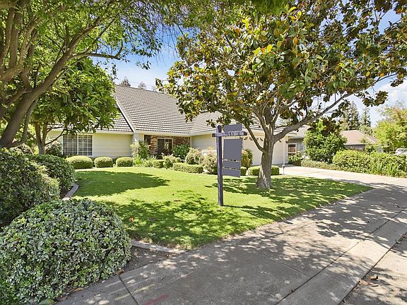 3rd image of 4560 Winding River Cir