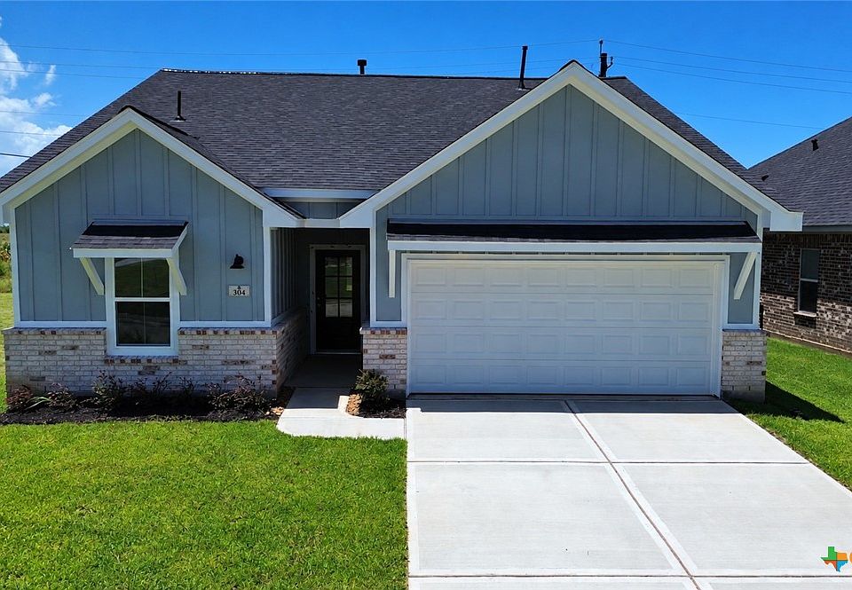 1st image of 304 Cardinal Dr
