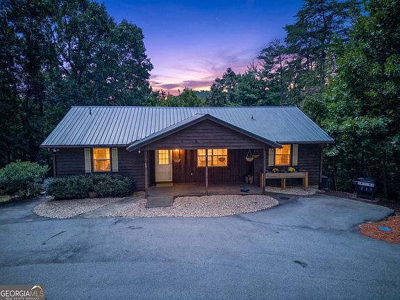 2nd image of 90 Amber Ln