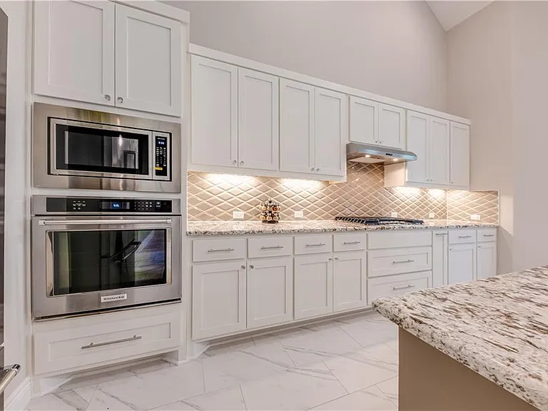 705 Campino Dr — Photo 14