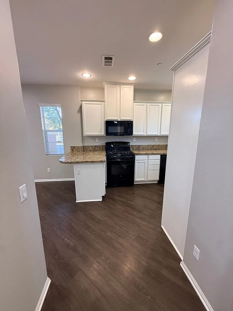 3 Bedroom Condo for Rent in Murrieta — Photo 4