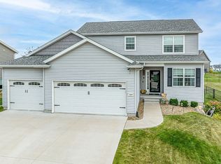 2405 Hallbrook St SW, Cedar Rapids, IA 52404