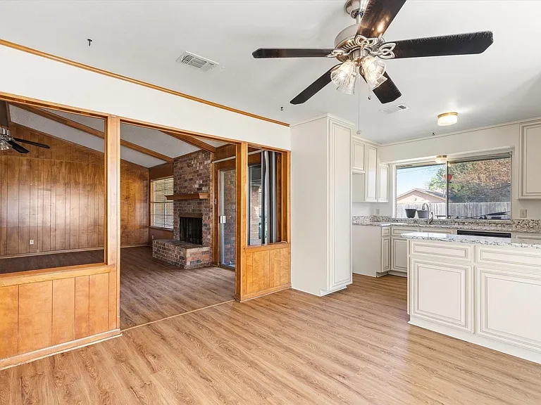 1905 Alamo Dr — Photo 14