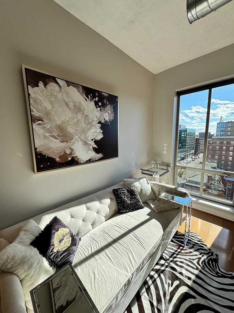 Building Photo - 301 Massachusetts Ave NW #902