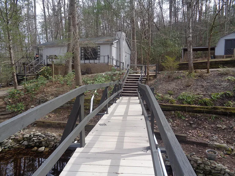 147 Lail Ln — Photo 4
