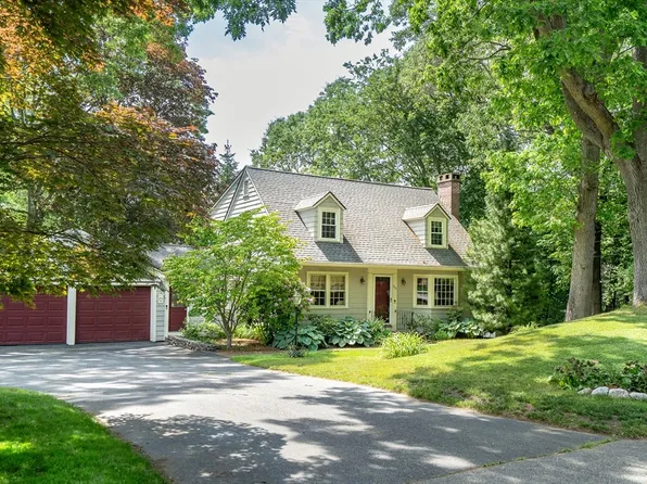 590 Lowell St, Lexington, MA 02420