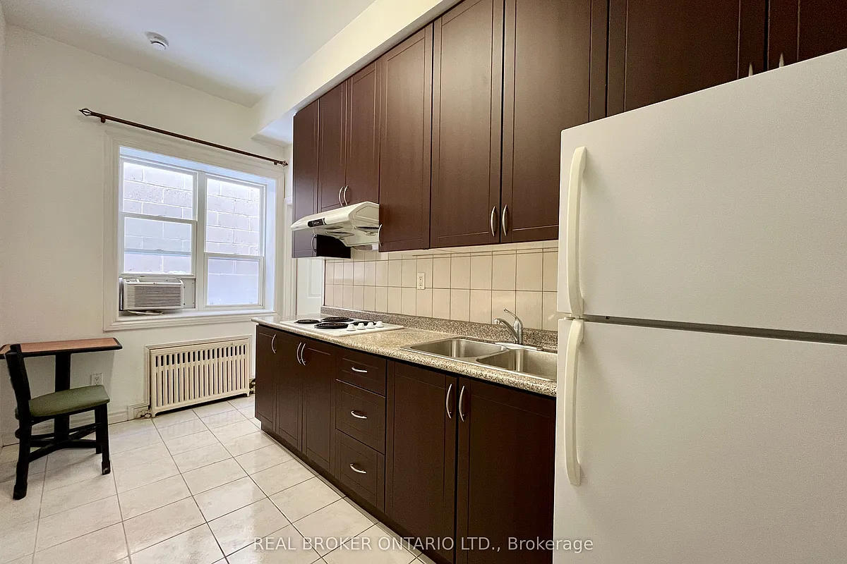 Building Photo - 274 Coxwell Ave #2