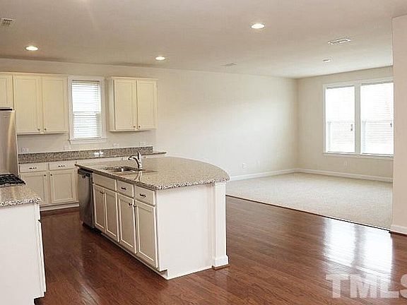 3rd image of 229 Mystwood Hollow Cir
