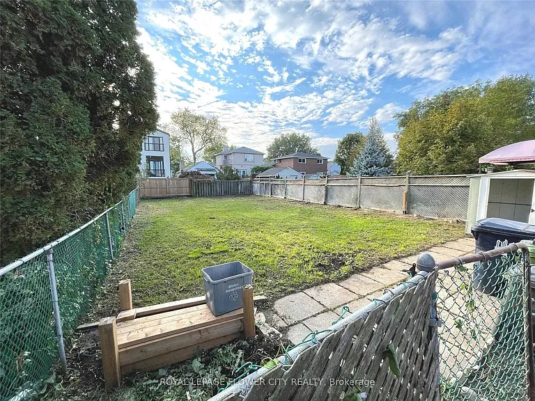 52 Claremore Ave — Photo 14