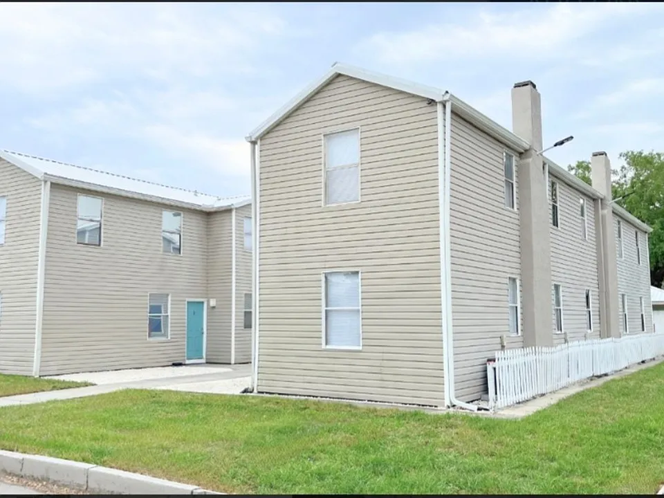 321 W Ianthe St #8