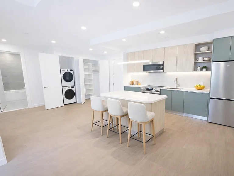 158 Lott St #720D — Photo 2