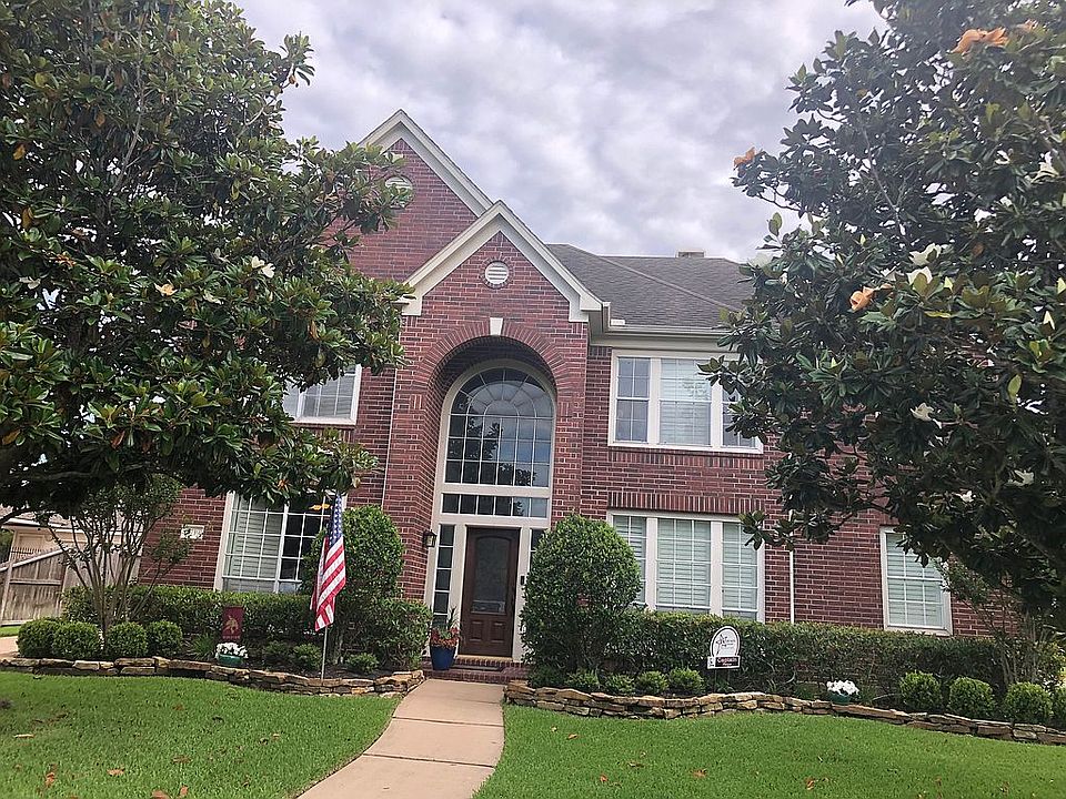 1st image of 2739 Newbury Ct