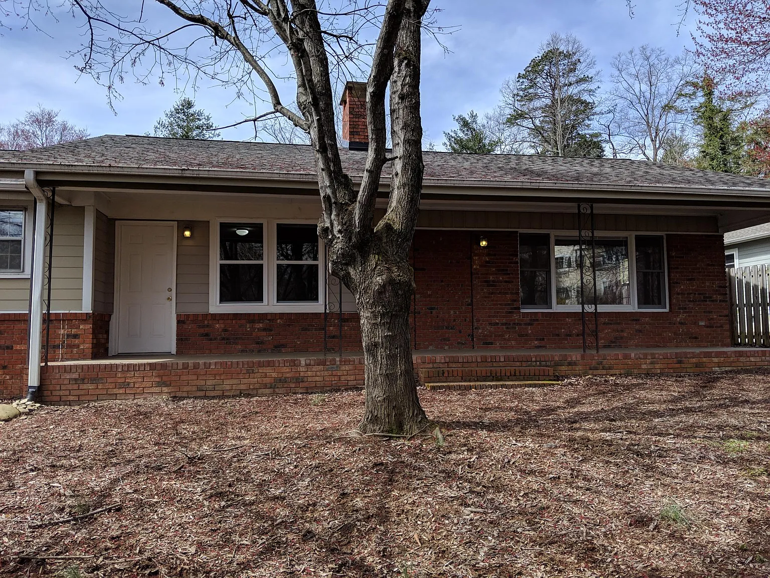 4 bed, 1500 sqft, $2,500 — Photo 2