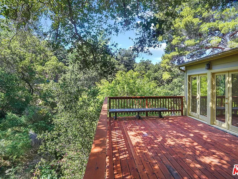 21652 Encina Rd — Photo 17