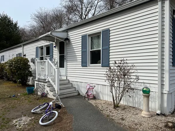 305 Turnpike St Trailer 304, South Easton, MA 02375