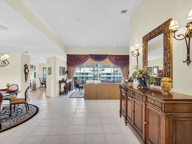 222 Legendary Cir — Photo 17