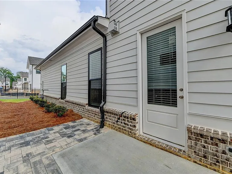 4536 Molder Dr — Photo 69