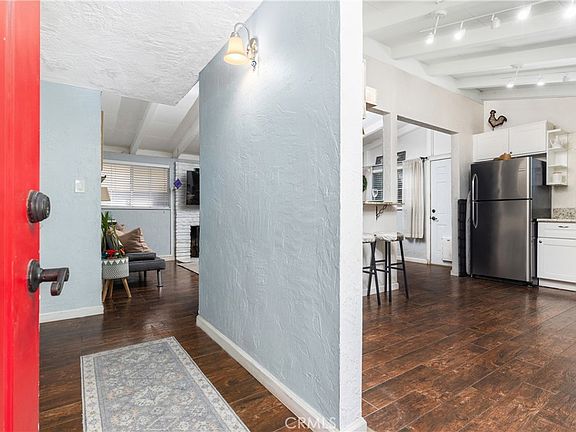4th image of 2262 Academy Ave