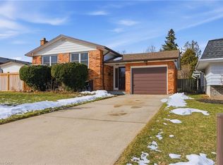 3 Vanderwood Ct, Hamilton, ON L8G 2Y5