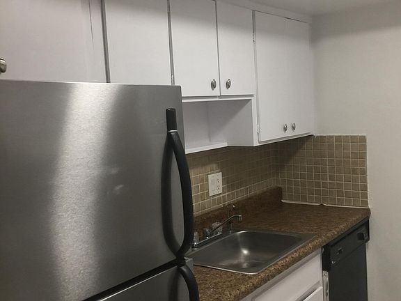 3rd image of 1885 NE 121st St APT 27