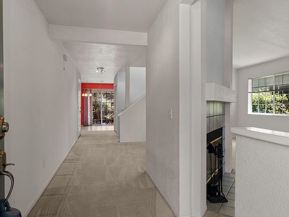 4th image of 950 Wright Street