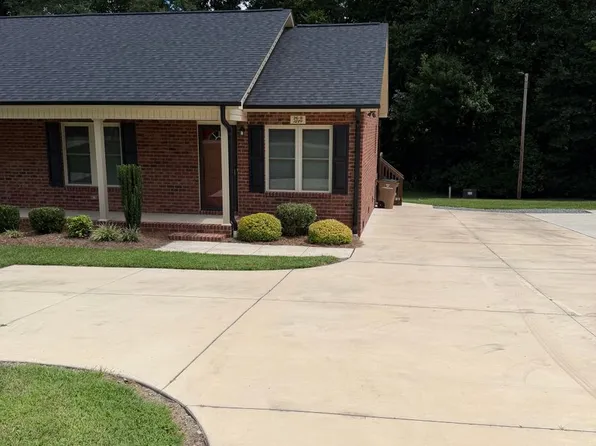 1289 Janice Rd, Lincolnton, NC 28092