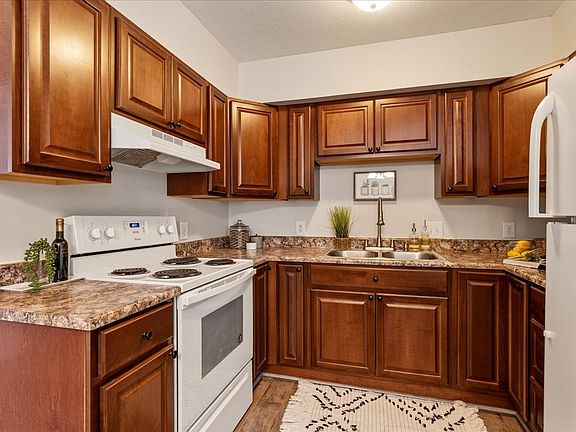 5th image of 947 E Canyon Rd #29