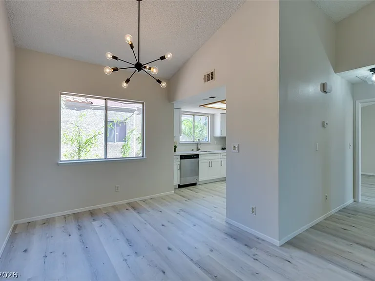 582 Searchlight Dr — Photo 34