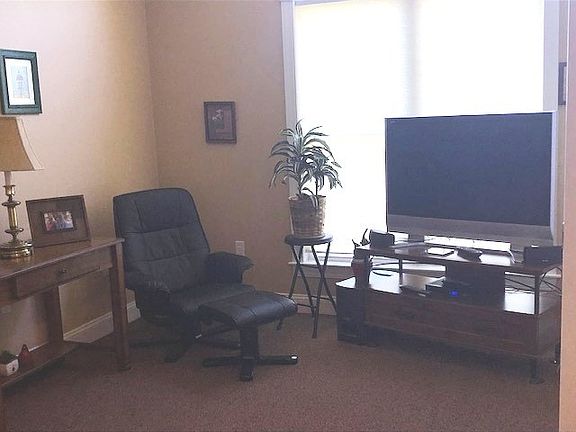 2nd image of 175 Crescent Oaks Ct