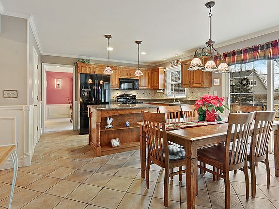 5th image of 515 Iroquois Dr